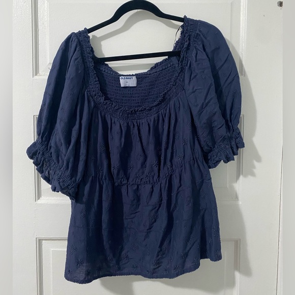 Navy Blue smocked top from Old Navy! - Picture 1 of 3